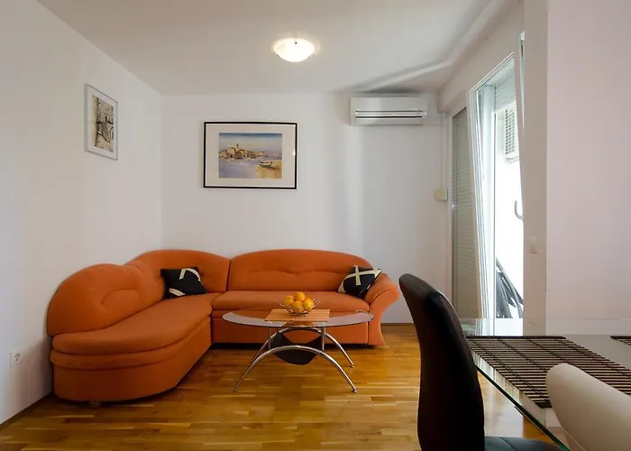 Appartement And Misic *