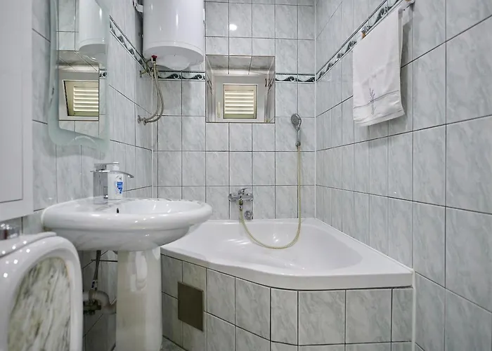 Appartement And Misic *