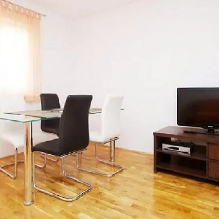 And Misic Apartment